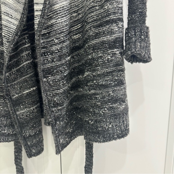 Guess Grey and White Wool Blend Cozy Sweater Long Sleeve Cardigan - Picture 8 of 10